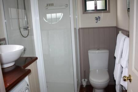 Private Seaside Couples Hideaway Villa Kaka Point Dış mekan fotoğraf